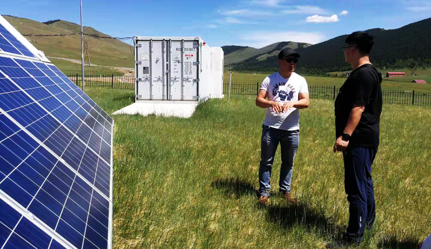 蒙古国教授讲授草原太阳能利用情况