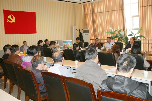 诸侯快讯官网十八大精神宣讲团首次讲座在工程训练中心举办