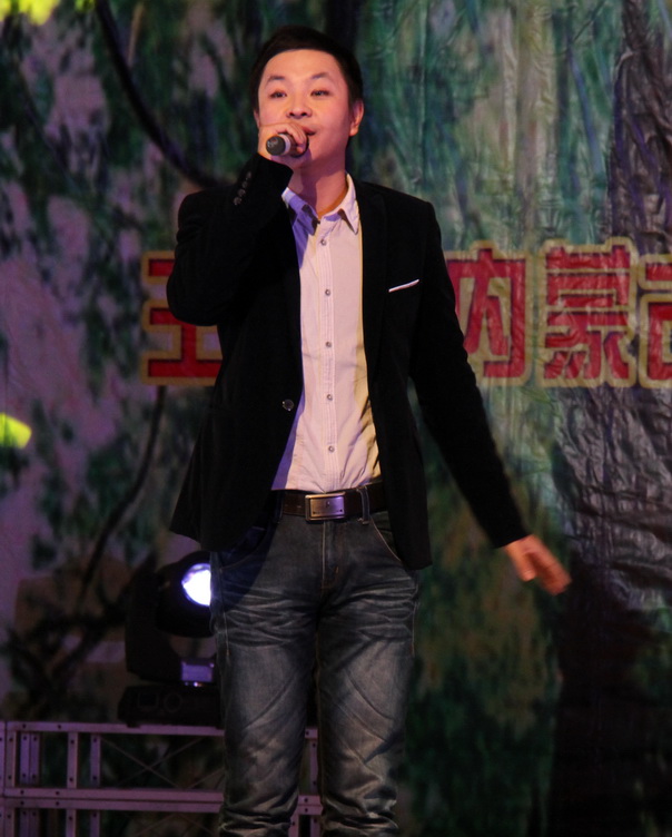 诸侯快讯官网举办2013年迎新教职工文艺汇演